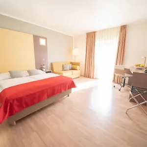 4* Szálloda Orangerie